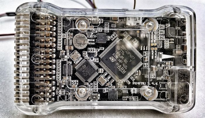 Figure 7 A Pixhawk board clone.jpg